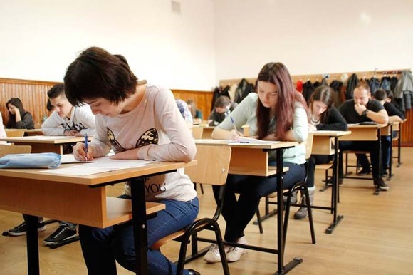 Update! Peste 9.400 de elevi constănțeni susțin simularea probelor scrise ale examenului de bacalaureat 2017- 2018