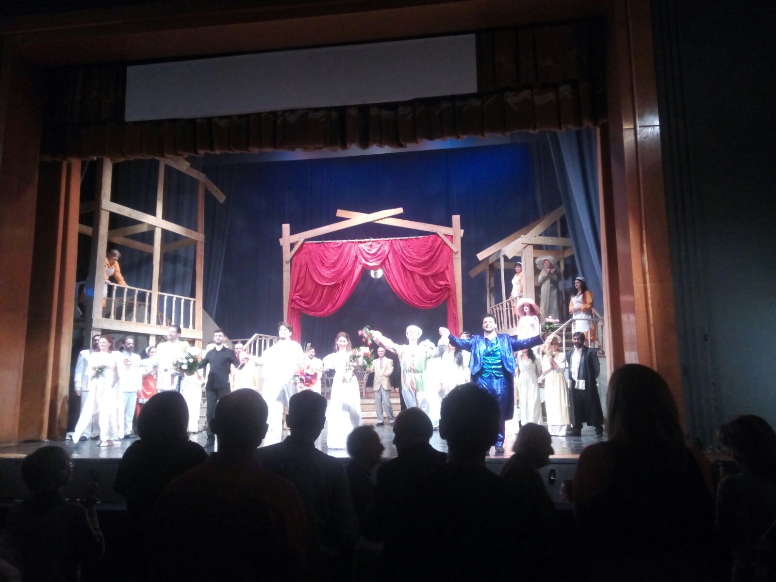 FOTO/ VIDEO: Elixirul dragostei, pe scena Dramaticului constănțean