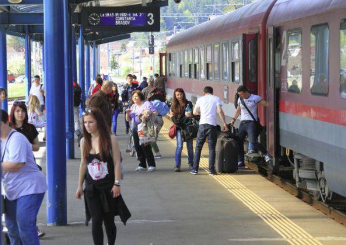 Vești bune pentru studenții care călătoresc cu trenul