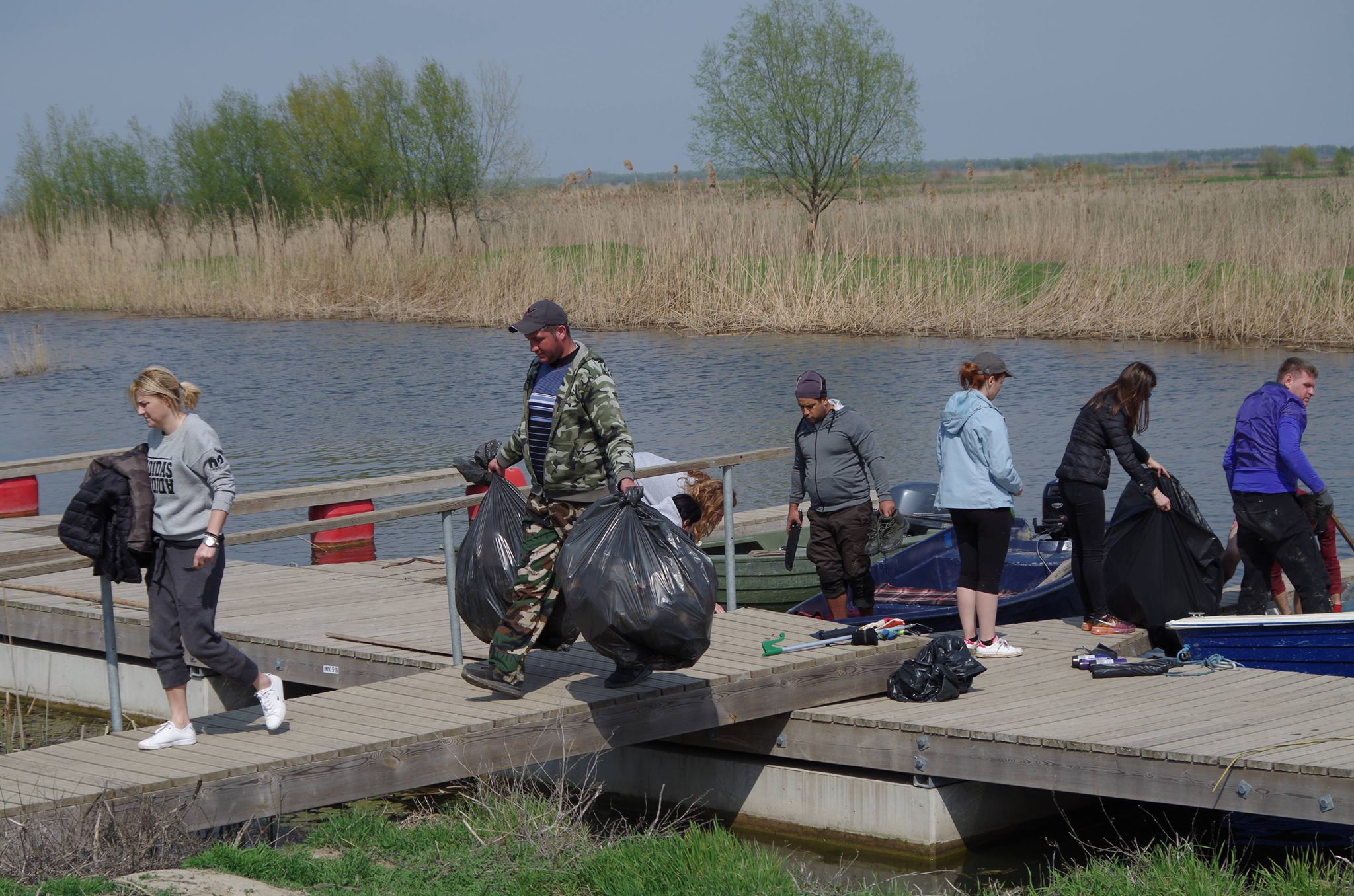 FOTO: Continuă acțiunile de igienizare în DELTĂ