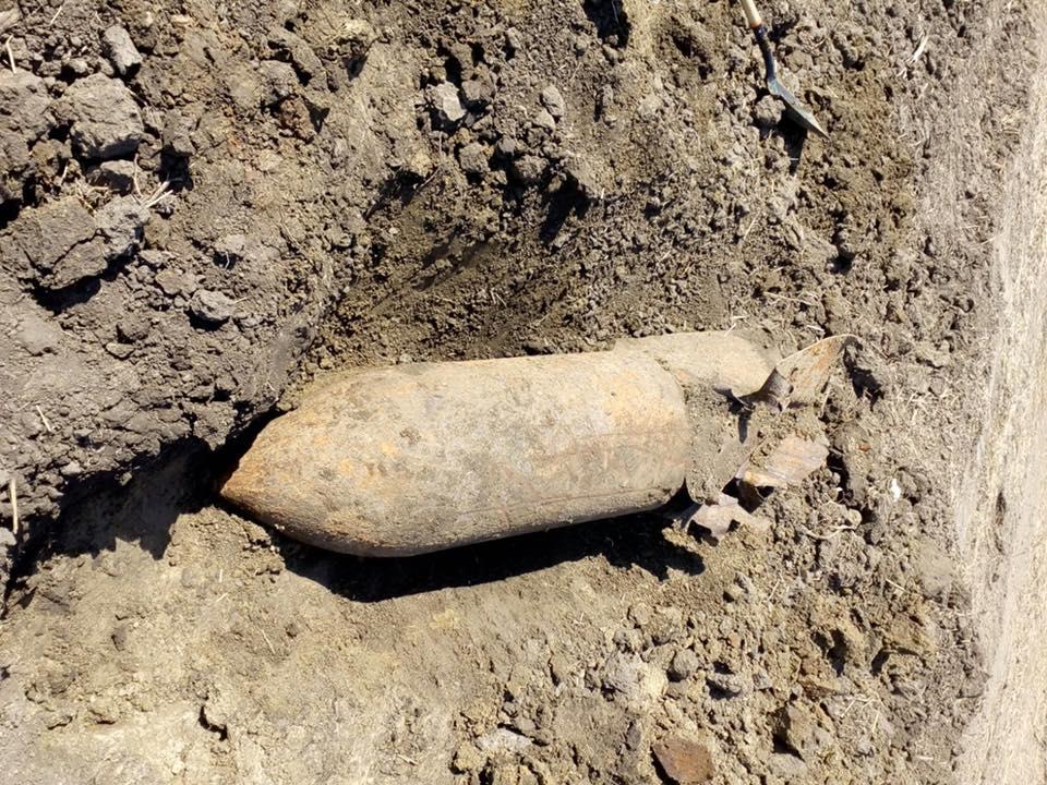 Vrancea: Șase proiectile din Al Doilea Război Mondial, descoperite în apropierea DN 2(E85), la ieşirea din Focşani