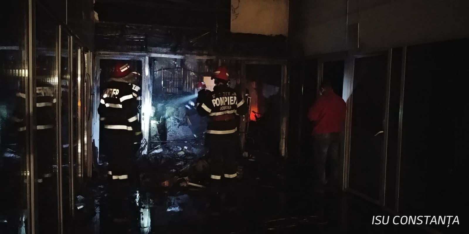 Incendiu în Piața Roșie din cartierul Poarta 6 (foto + video)