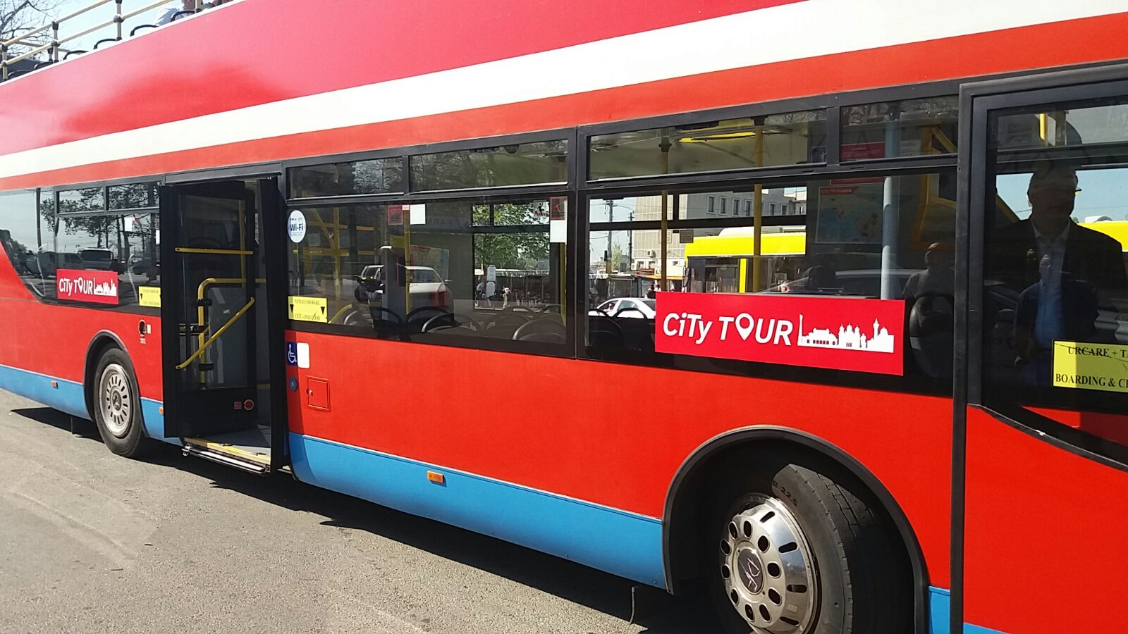 RATC reinaugurează linia de autobuze etajate pe un nou traseu