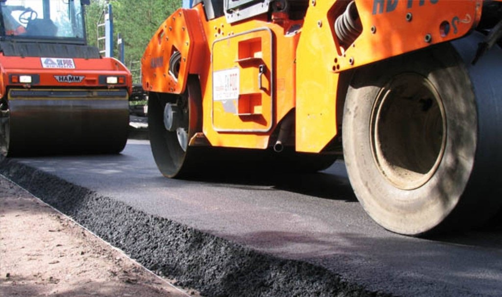 MEDGIDIA: Au început lucrările de asfaltare a 48 de străzi