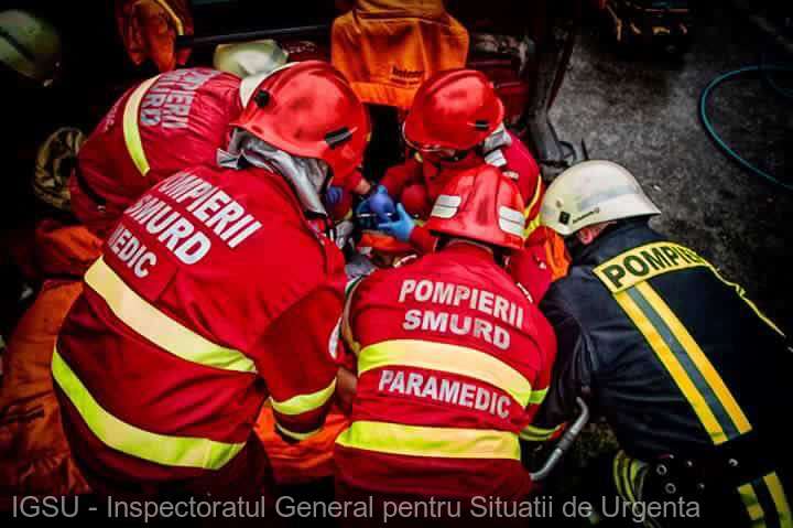 Accident cu victime multiple în Teleorman, după coliziunea dintre un microbuz şi un autoturism