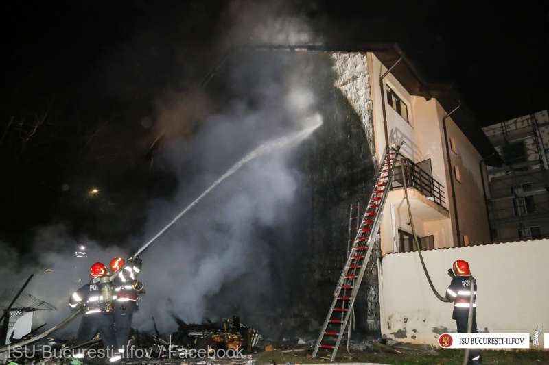 Casă distrusă într-un incendiu iscat în sectorul 4 al Capitalei