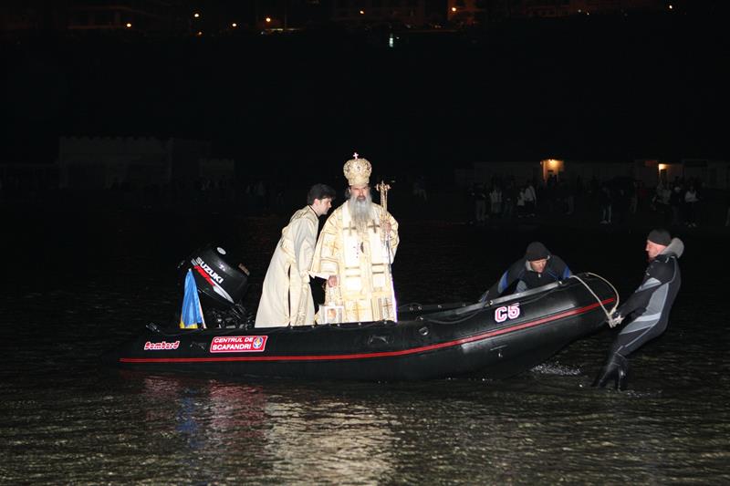 Și anul acesta Lumina Sfântă a Învierii va fi adusă pe mare de IPS Teodosie
