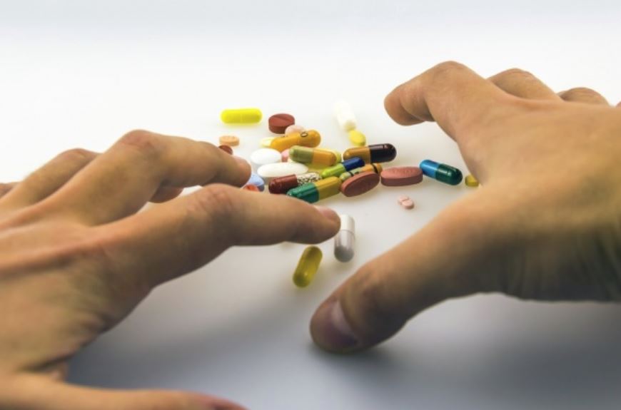 Județul CONSTANȚA: Dosare penale pentru doi minori, după ce ar fi furat medicamente dintr-o farmacie