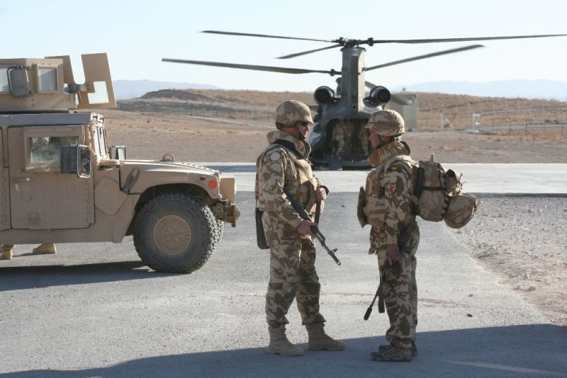 UPDATE! Afganistan: Militari români răniți într-un atac sinucigaș la Kandahar. Mihai Fifor: „Viața militarilor este în afara oricărui pericol“