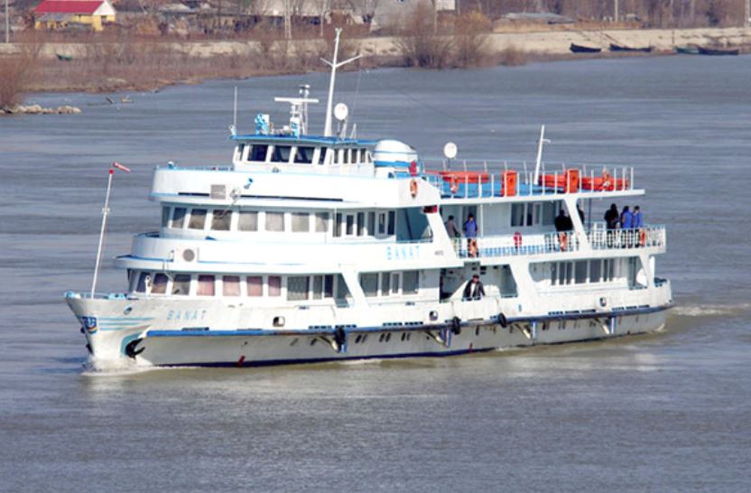 TULCEA: Programul de vară al transportului naval de persoane în Deltă, pe cele trei brațe ale Dunării