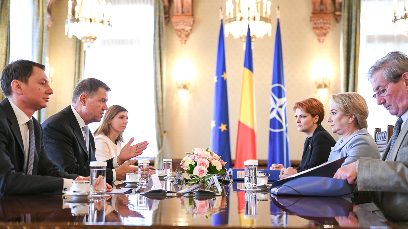 Klaus Iohannis: Efectele legislaţiei salarizării bugetarilor se află în contradicţie cu principiile egalităţii şi predictibilităţii