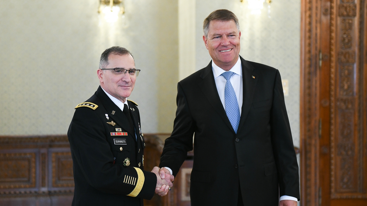 Consolidarea posturii de descurajare şi apărare a NATO pe Flancul Estic – discutată de Klaus Iohannis şi Curtis Scaparrotti