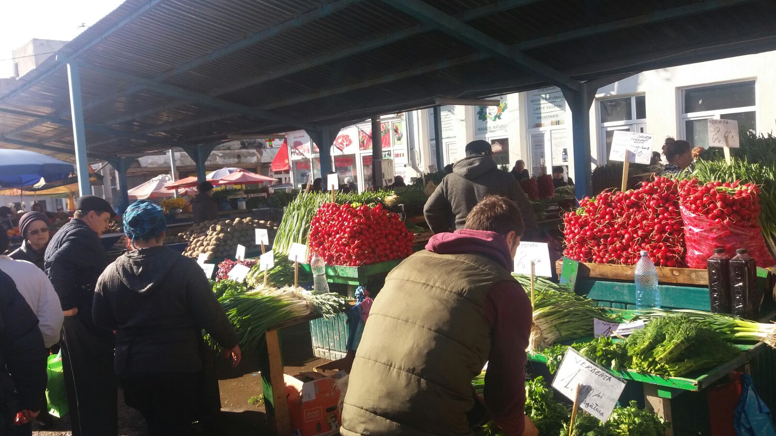 CONSTANȚA: Cumpărături pe ultima sută de metri