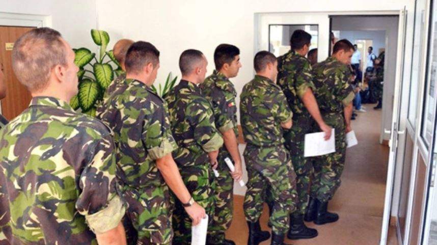 MApN: Continuă recrutarea candidaţilor pentru ofiţeri, maiştri militari, subofiţeri şi soldaţi-gradaţi rezervişti voluntari