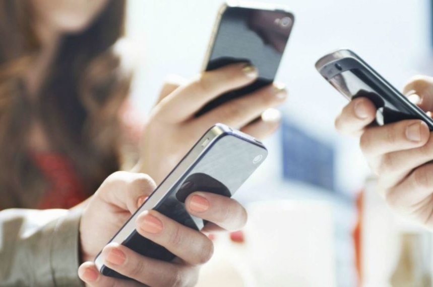 Vești bune! Scad tarifele pentru portarea numerelor de telefon
