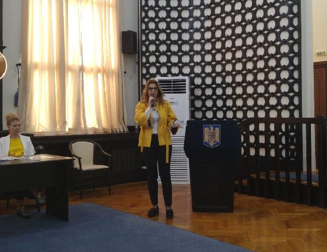 DGASPC Constanța: Dezbateri pe tema combaterii violenţei în familie