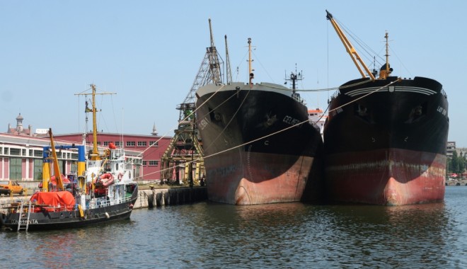 Constanța: Profesori de drept și academicieni discută despre necesitatea elaborării unui Cod Maritim Român