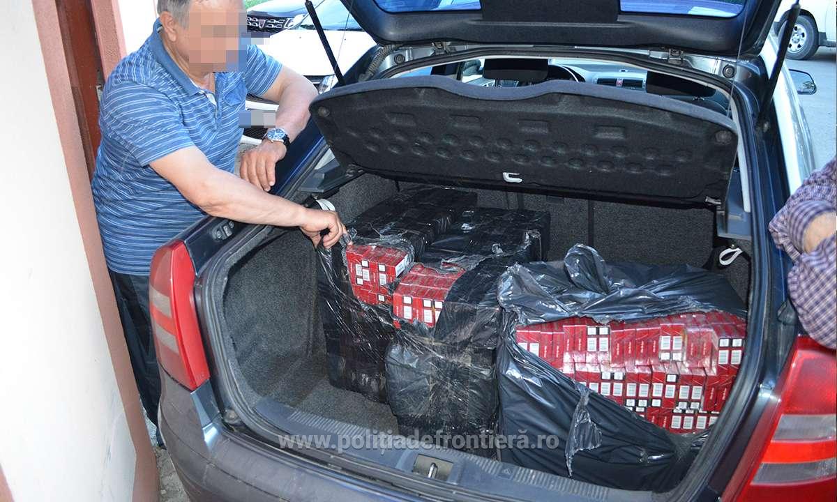 Percheziții la Constanța: Peste 91.900 de pachete cu țigări de contrabandă confiscate de polițiștii Gărzii de Coastă