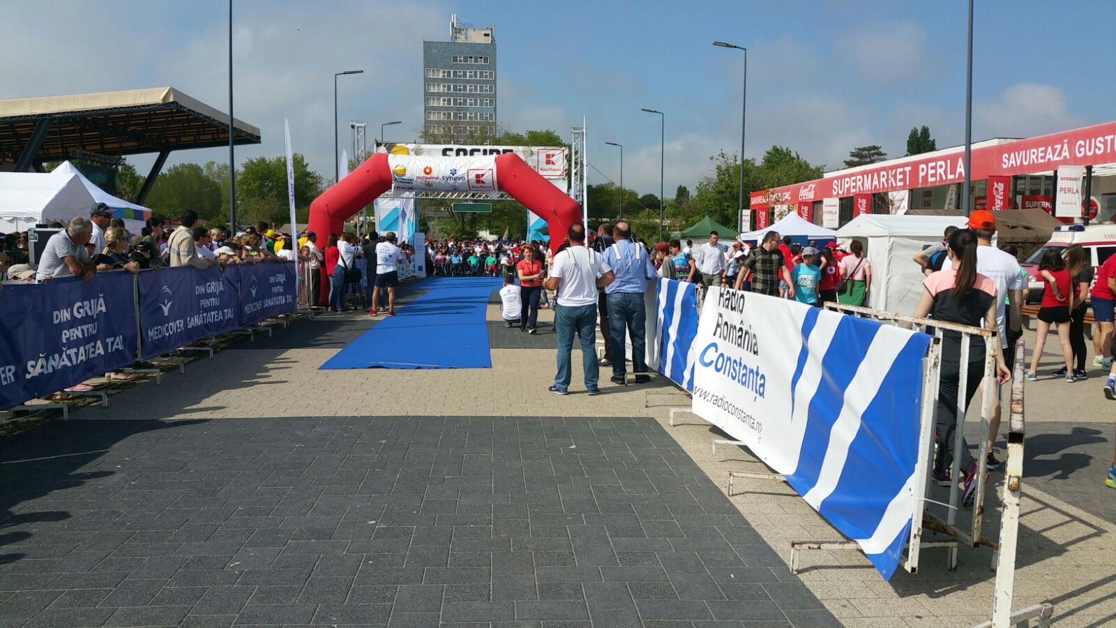 LIVE – FOTO: S-a dat startul ultramaratonului Alerg 24 de ore pentru autism