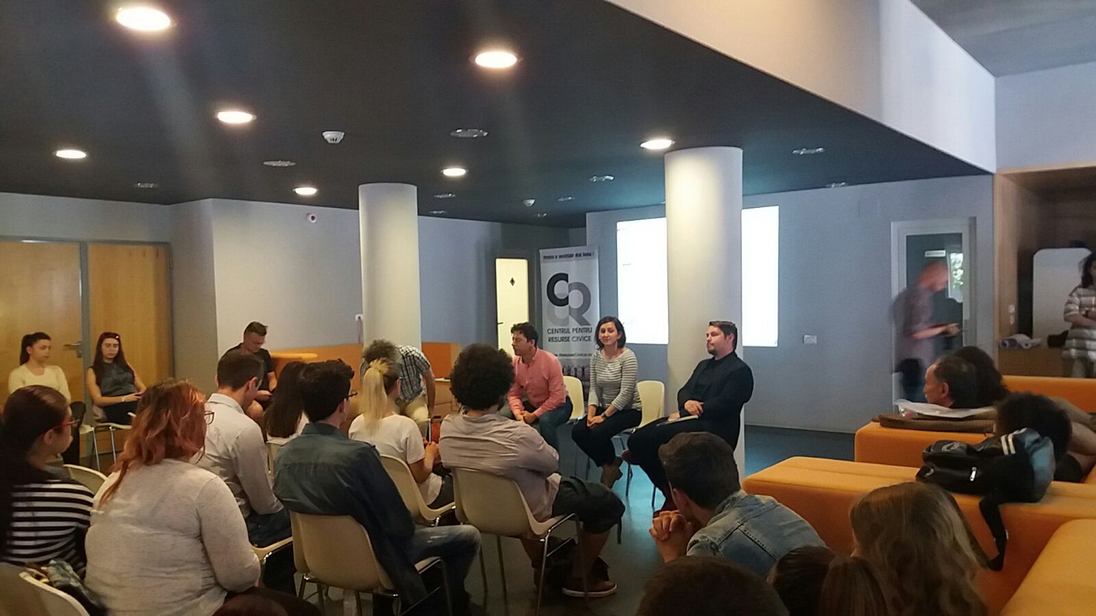 Tinerii din Constanța, provocați la o dezbatere despre mobilitatea urbană și atracțiile orașului