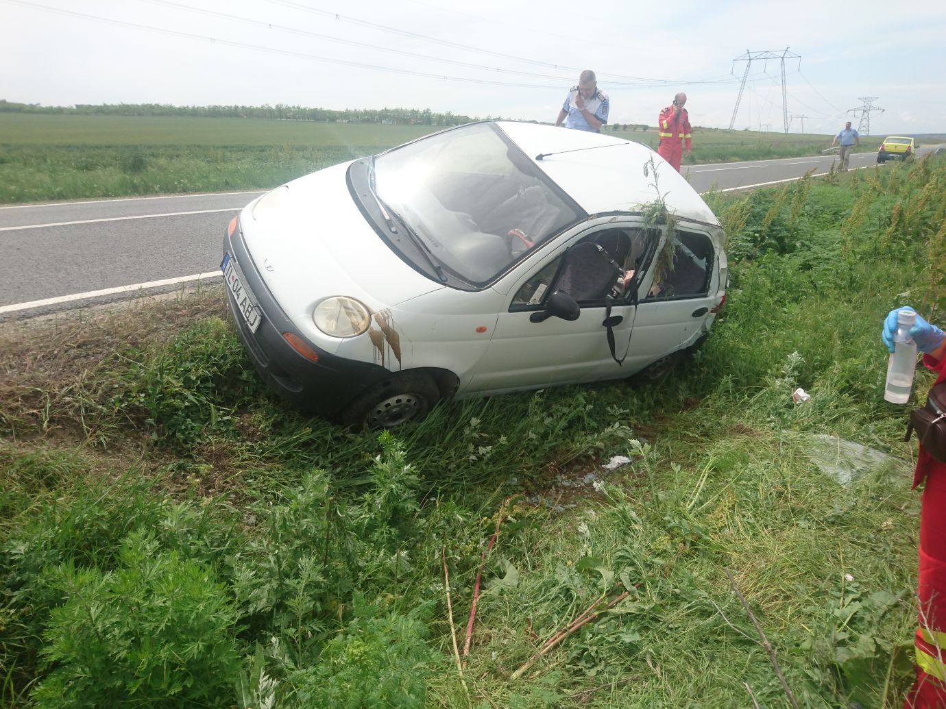 Județul Constanța: Două adolescente rănite, după ce o șoferiță din Tulcea s-a răsturnat cu mașina