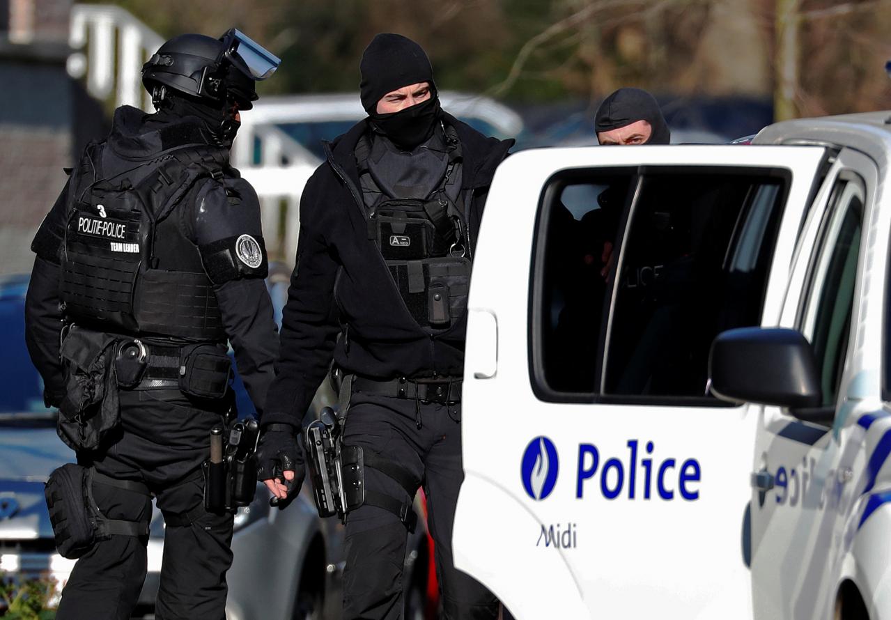 BELGIA: Un bărbat a împuşcat mortal trei persoane, dintre care doi sunt ofiţeri de poliţie