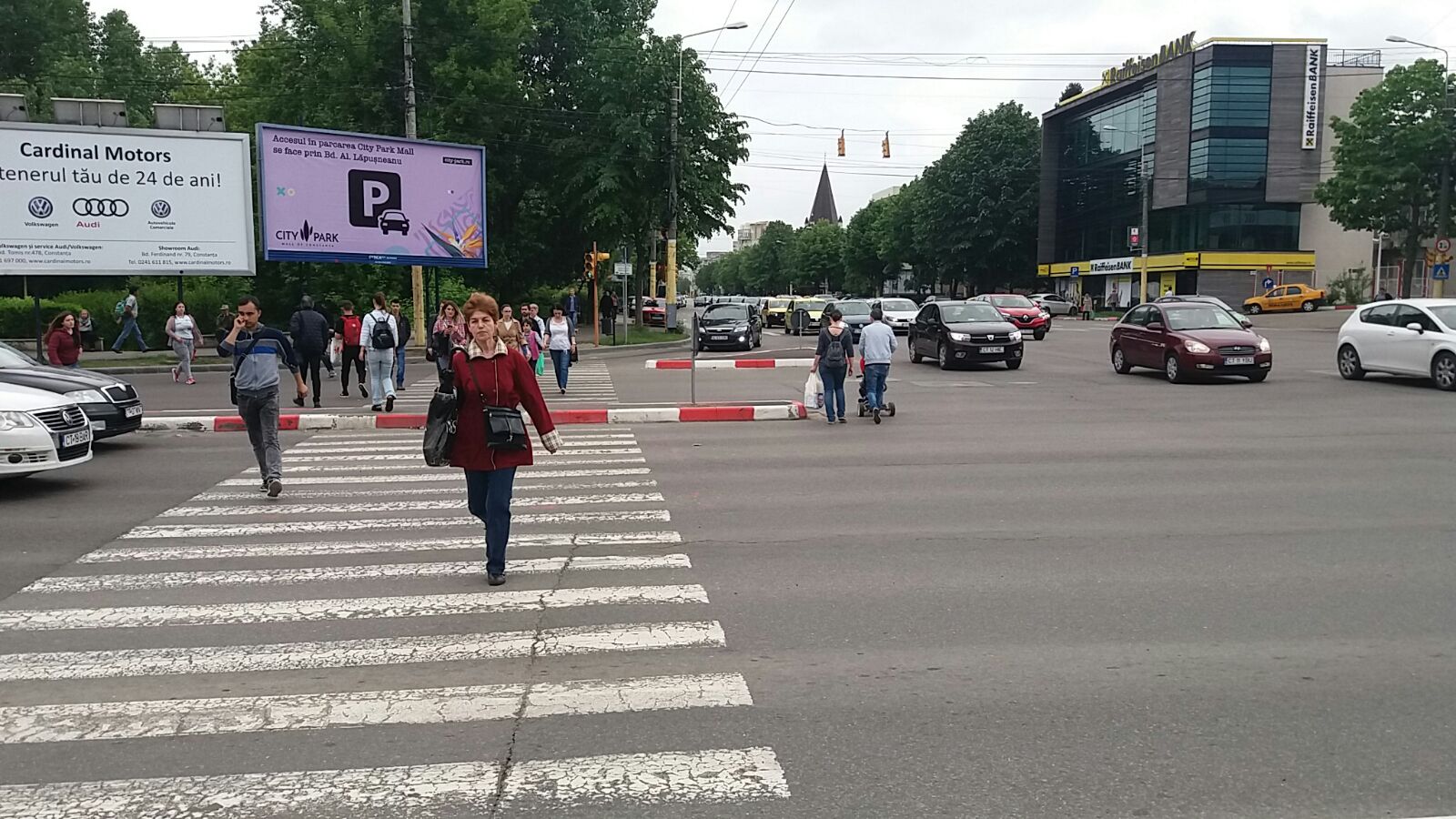 FOTO/ CONSTANȚA. Intersecția de la City Park Mall, un chin pentru pietoni