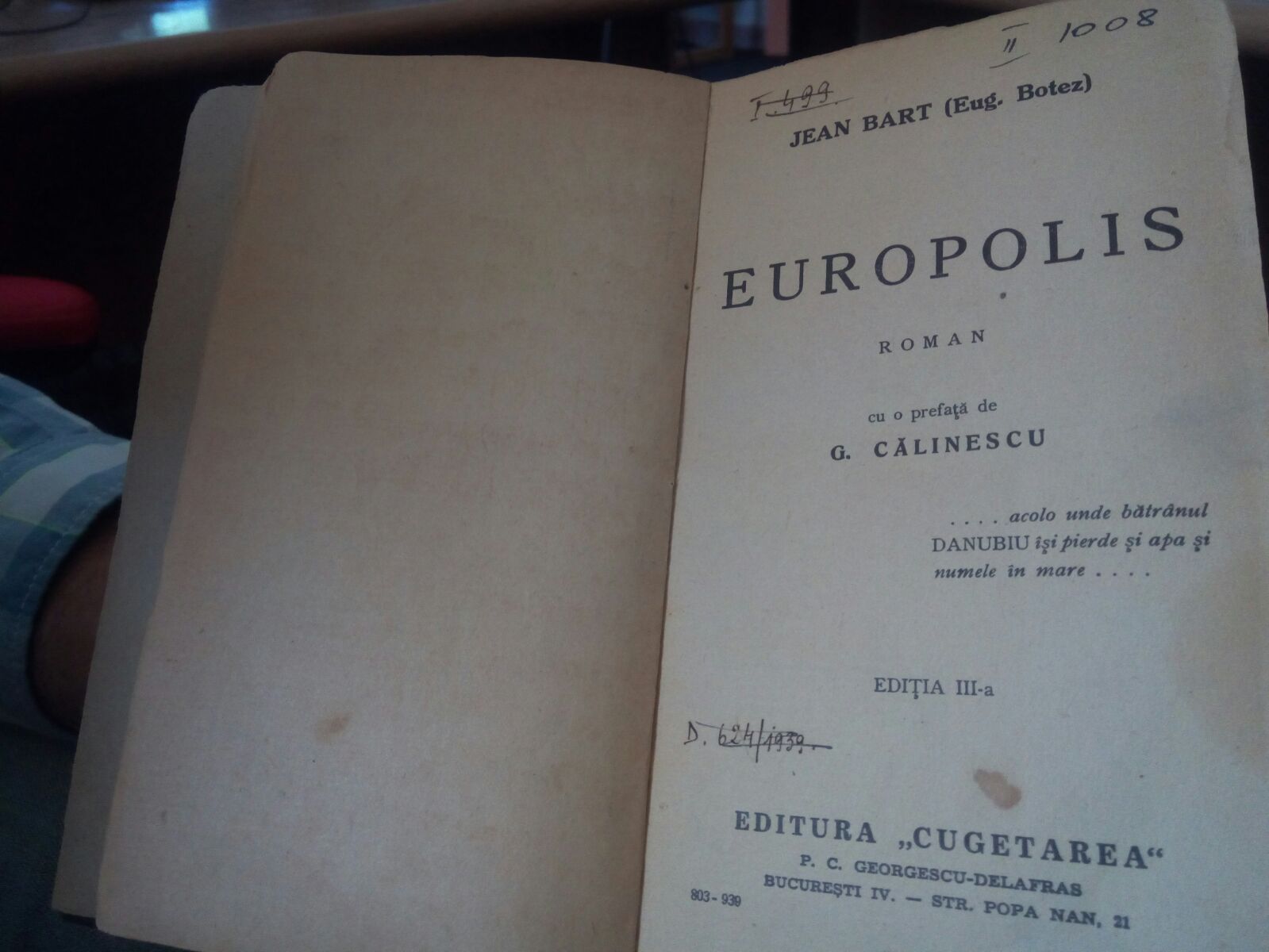 Cartea lunii la Biblioteca Județeană: Romanul „Europolis“ a lui Jean Bart, semnat de fiul scriitorului și personalizat de o notiță uluitoare