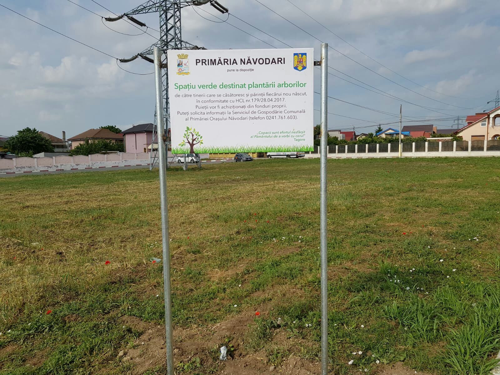 NĂVODARI: Un parc nou, cu arbori plantați şi îngrijiți de localnici