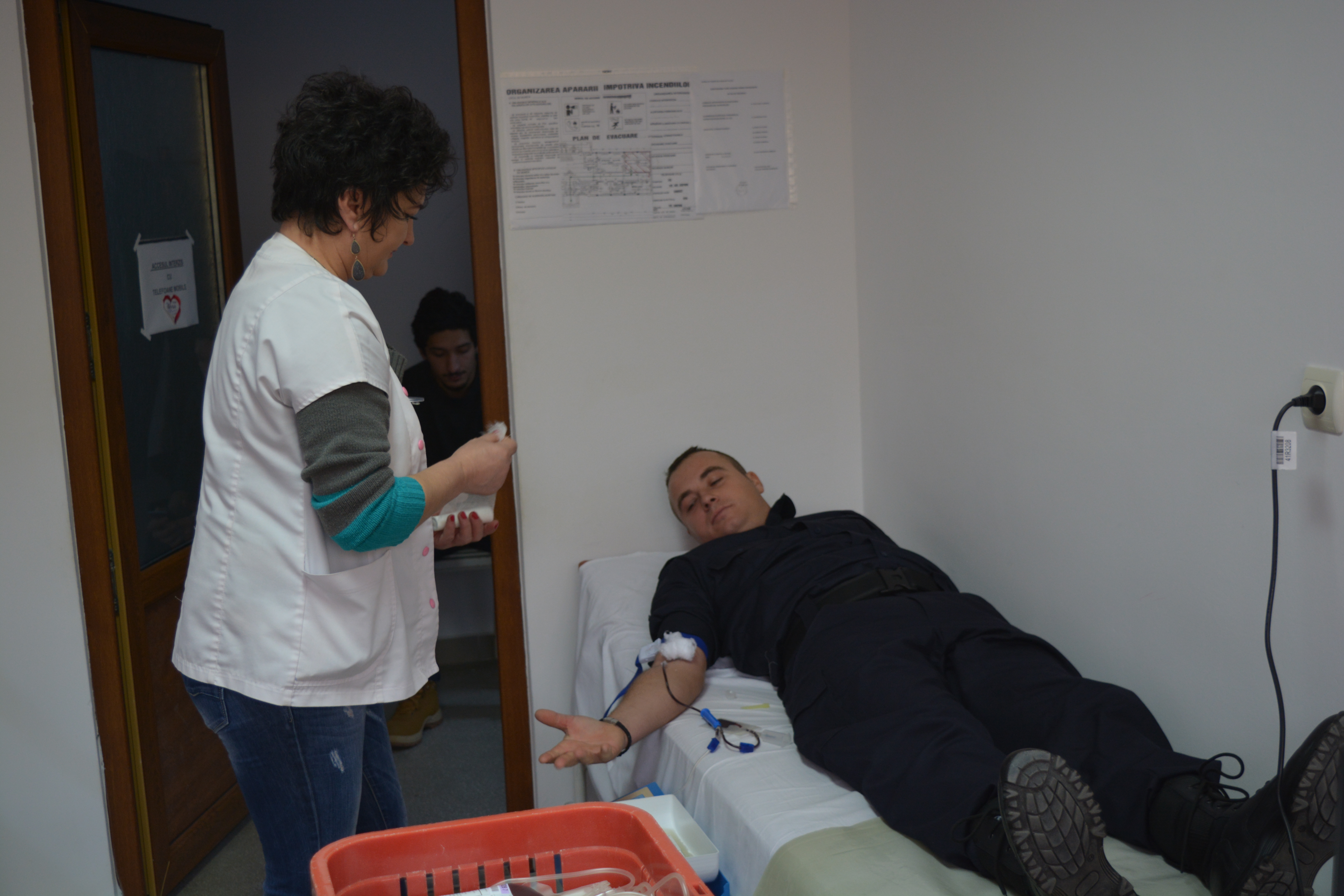 Jandarmii tulceni donează sânge pentru semenii lor