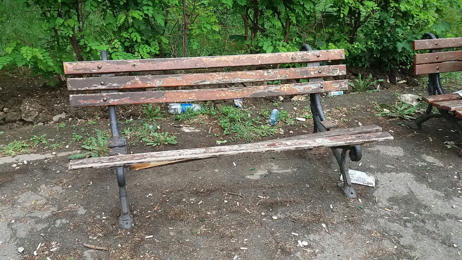 FOTO/ CONSTANȚA: Mizerie și nepăsare, în locul vechilor spații de joacă