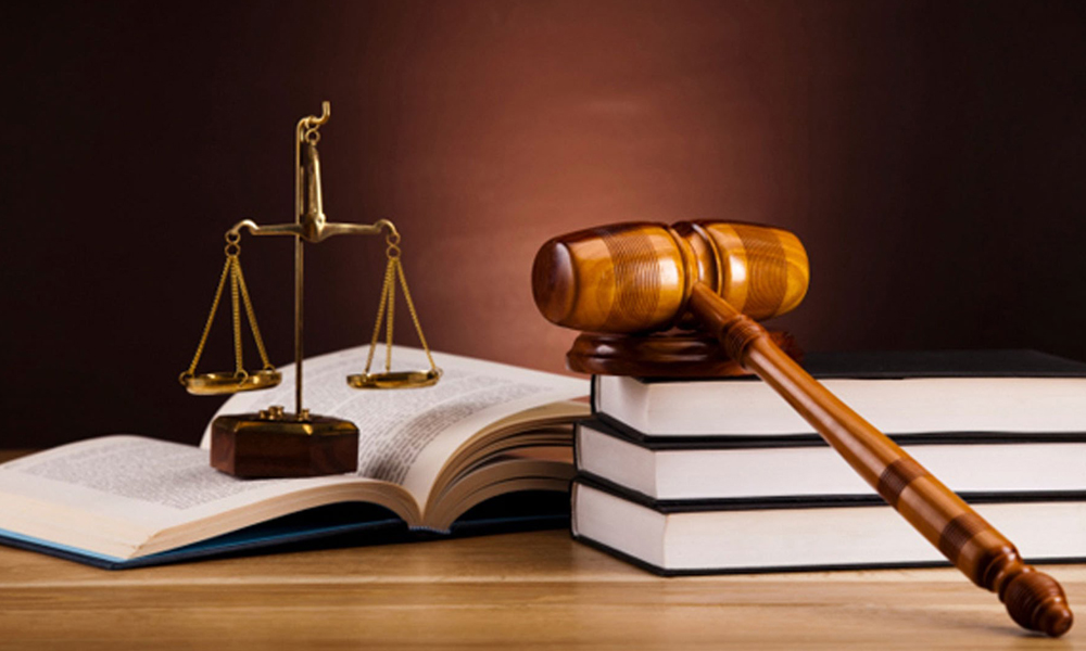 Mangalia: Control judiciar pentru bărbații suspectați că au agresat un polițist
