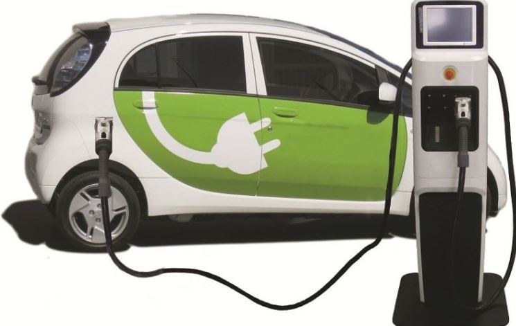 Persoanele care vor să își cumpere o mașină 100% electrică vor primi 4.500 de euro