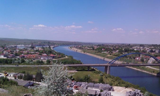 MEDGIDIA: Locuitorii orașului rămași fără apă caldă, sfătuiți de primar să îşi monteze centrale termice