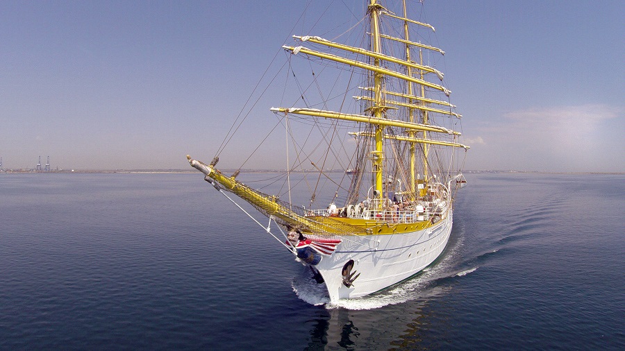 Bricul „Mircea“ aniversează 79 de ani de când instruiește marinari militari! Comandorul Mircea Târhoacă preia comanda navei-școală