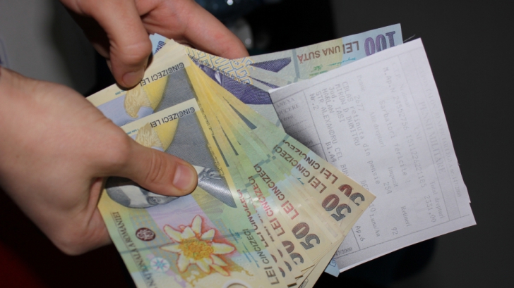 USR: Peste 52.000 de oameni au semnat petiţia pentru desfiinţarea pensiilor speciale