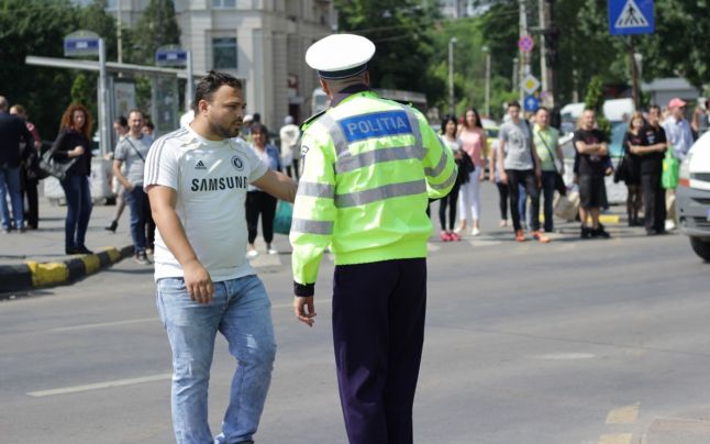 Polițiștii, cu ochii pe pietonii indisciplinați! Au dat amenzi de peste 45.000 de lei