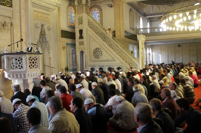 Se încheie luna Ramazan: Urmează trei zile de sărbatoare pentru credincioşii musulmani