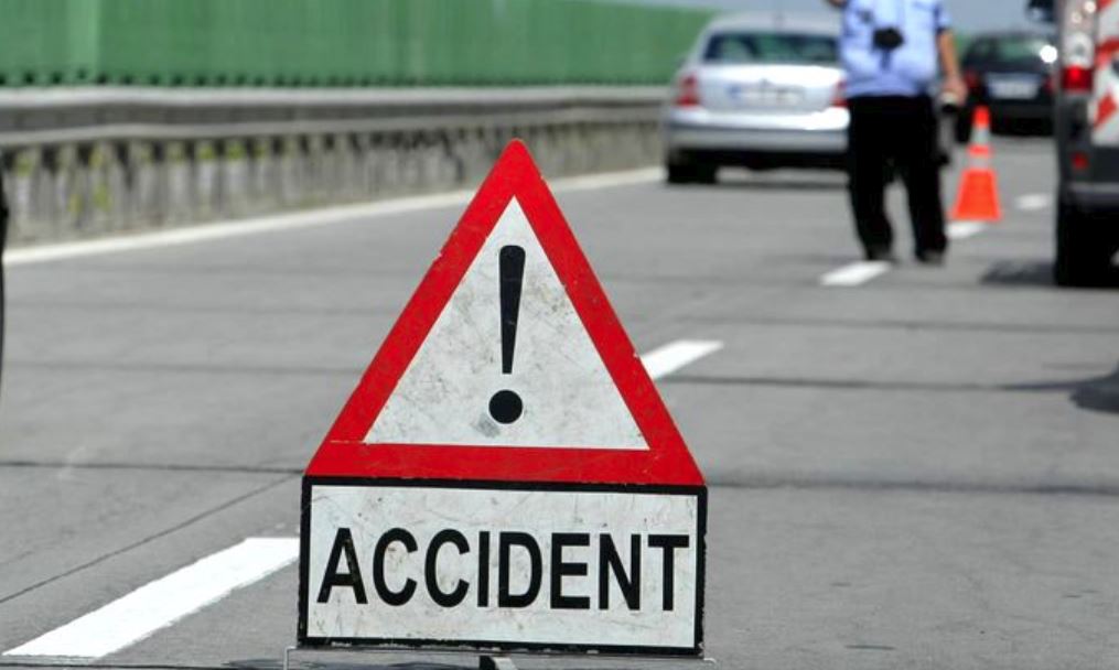 Trafic OPRIT pe Autostrada Soarelui: GRAV accident rutier produs între trei autoturisme şi un TIR 