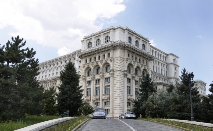CCR dezbate sesizarea referitoare la articolul privind nerecunoaşterea căsătoriilor dintre persoane de acelaşi sex