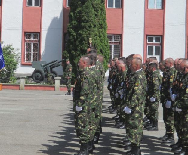 Ceremonii în toate unităţile militare din ţară, în memoria comandorului Ion Stăiculescu
