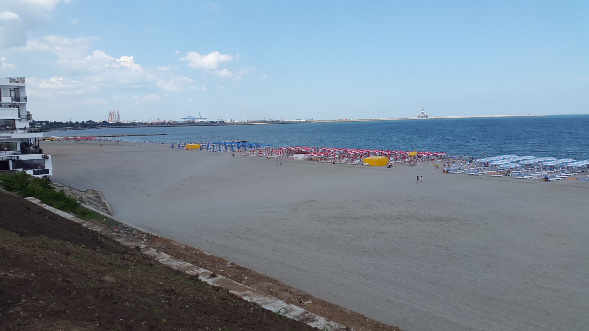 Plajele reabilitate cu fonduri europene pot fi închiriate firmelor private