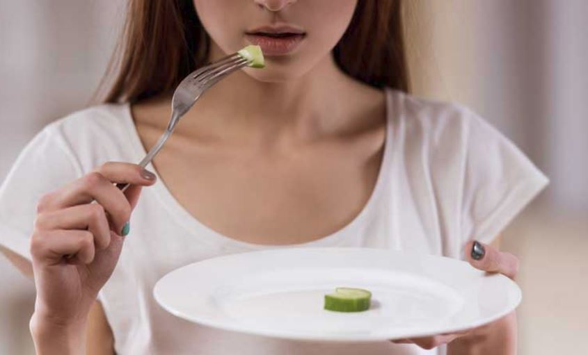 Femeile, mai afectate decât bărbaţii de tulburări de alimentaţie