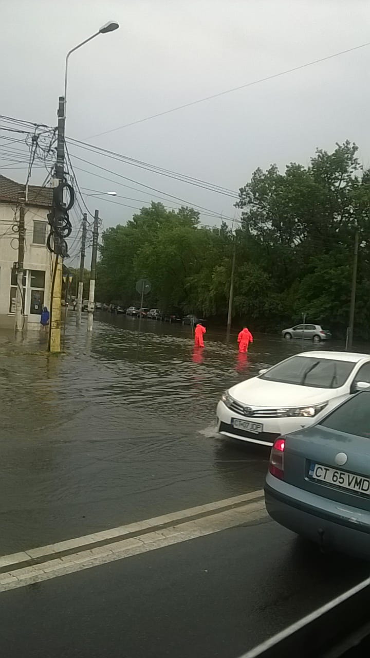 Zeci de apeluri la dispeceratul RAJA, în urma furtunii de astăzi, de la Constanța