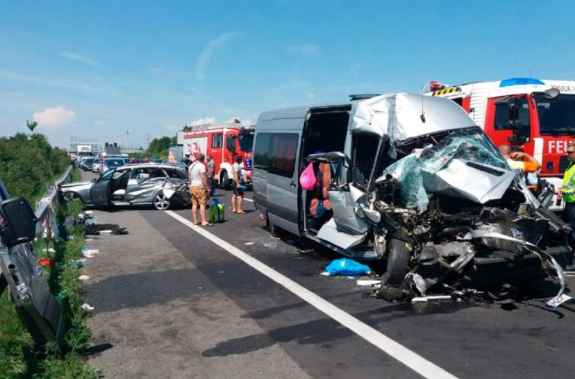 AUSTRIA: Două autovehicule înmatriculate în România – implicate într-un accident
