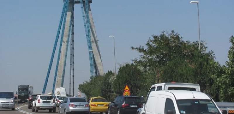 UPDATE: Accident în lanț pe podul de la Agigea. Traficul este deviat
