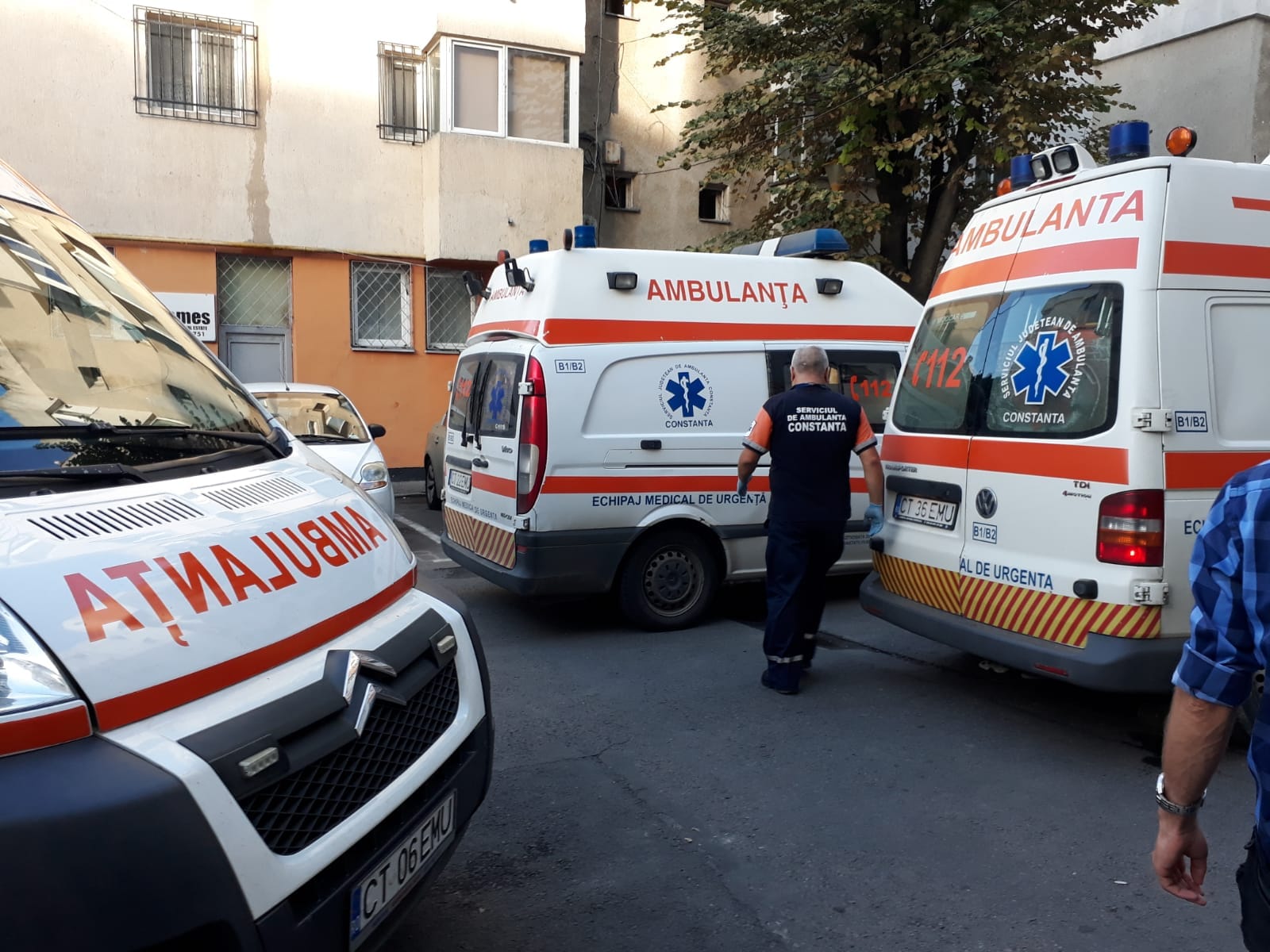 Trei persoane rănite în urma unei explozii produse într-un bloc din Constanța