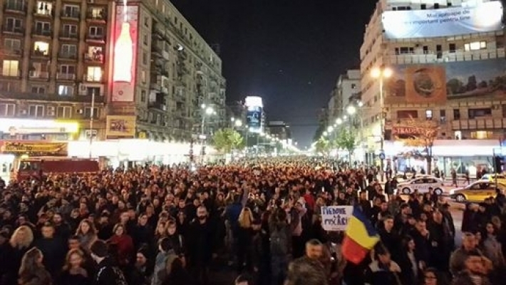 Românii din diaspora se adună astăzi în București la un miting în Piaţa Victoriei, anunţat pe reţelele de socializare