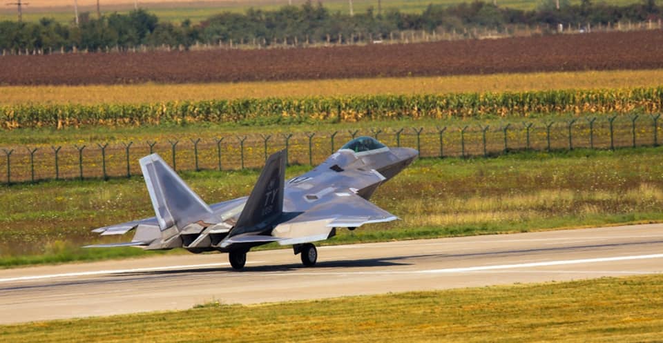 Hans Klemm: România, singura ţară din această zonă a NATO care a găzduit avioanele F-22