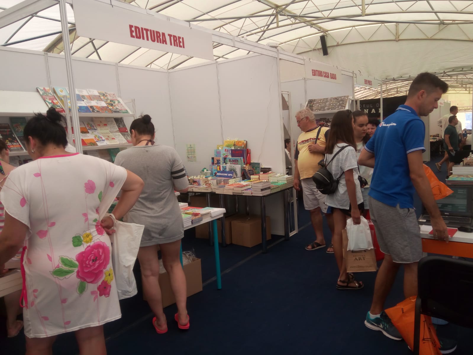 Maratonul cumpăraturilor de carte continuă la GAUDEAMUS LITORAL 2018